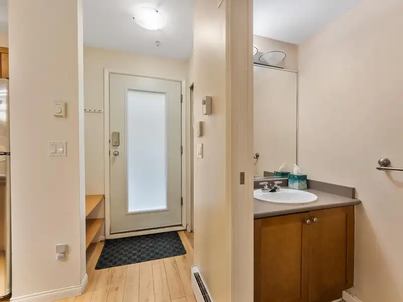 8 2375 W BROADWAY STREET - photo 4 of 21