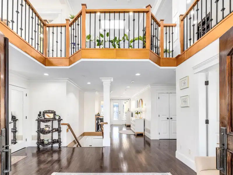 15354 ROYAL AVENUE - photo 4 of 26