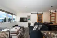 303 1845 BELLEVUE AVENUE - thumbnail 3