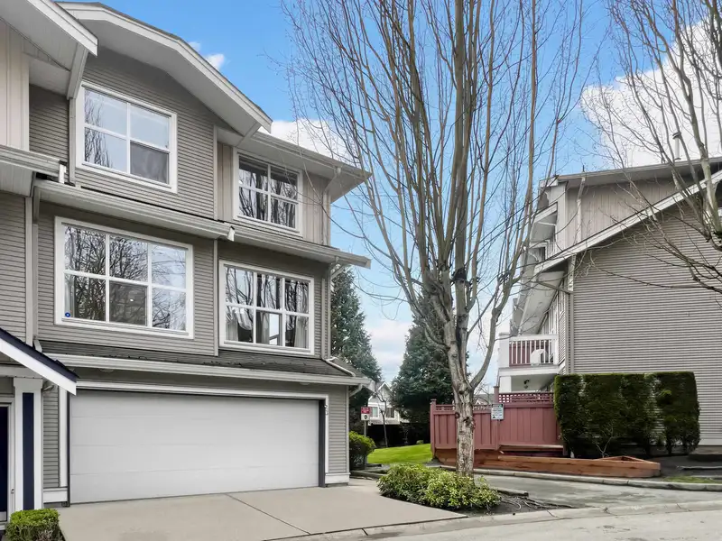 23 20460 66 AVENUE - photo 1 of 34