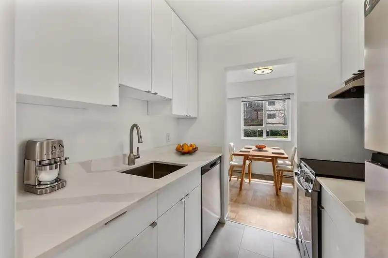 305 2025 W 2ND AVENUE - photo 3 of 25