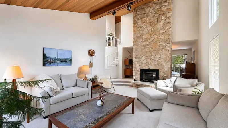 11715 CHATEAU WYND - photo 3 of 34