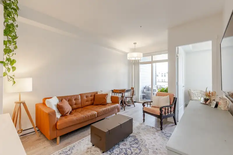 303 20673 78 AVENUE - photo 3 of 40
