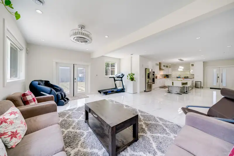 22288 136 AVENUE - photo 1 of 40
