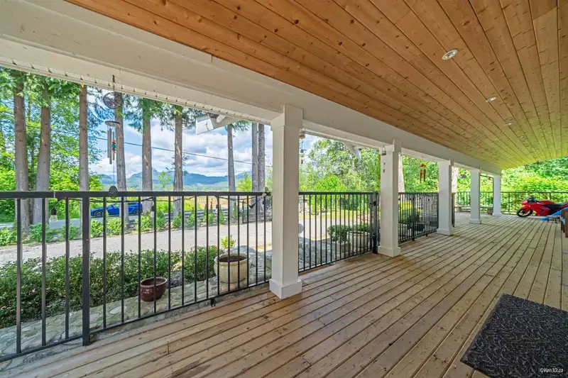 22288 136 AVENUE - photo 3 of 40