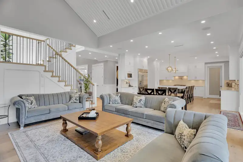 5248 CENTRAL AVENUE - photo 4 of 40