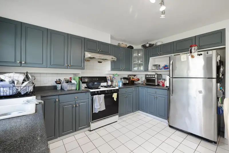 2613 PARKER STREET - photo 2 of 14