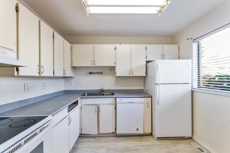 80 2905 NORMAN AVENUE - photo 2 of 20