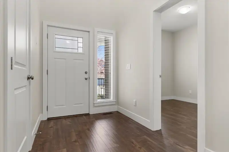 50287 SIENNA AVENUE - photo 4 of 40