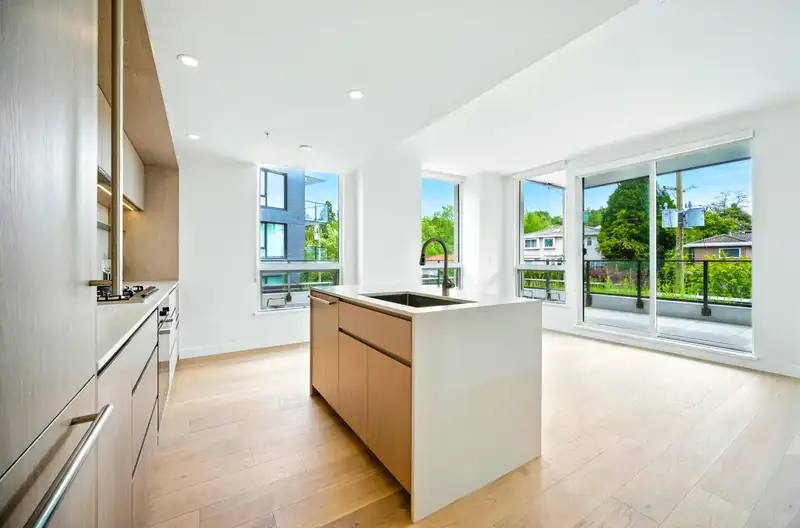 315 5212 CAMBIE STREET - photo 1 of 40