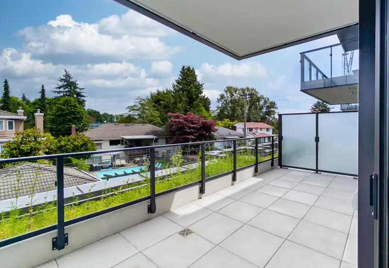 315 5212 CAMBIE STREET - photo 3 of 40