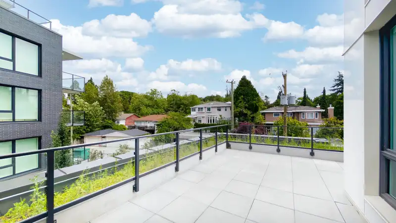 315 5212 CAMBIE STREET - photo 4 of 40