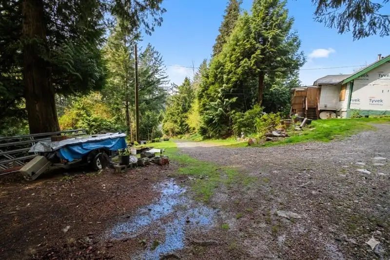 2391 LOUGHEED HIGHWAY - photo 3 of 11
