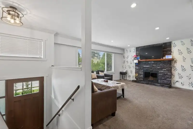 2924 OLD CLAYBURN ROAD - photo 3 of 23