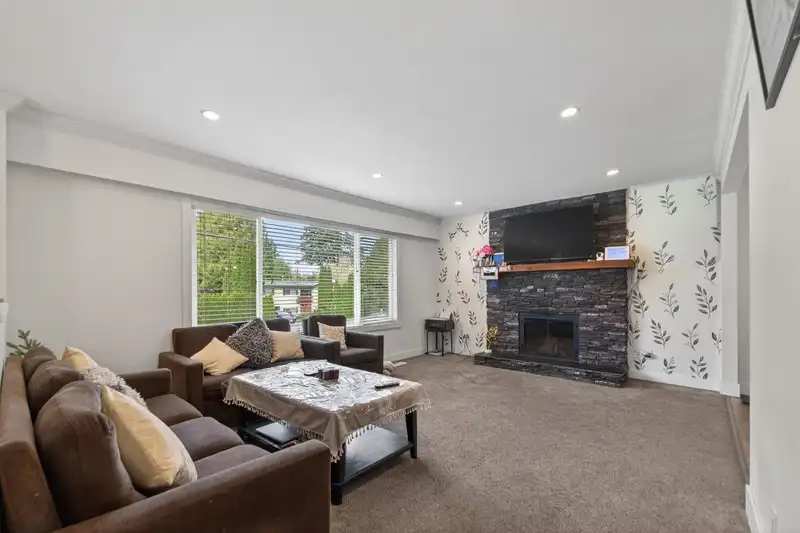 2924 OLD CLAYBURN ROAD - photo 4 of 23