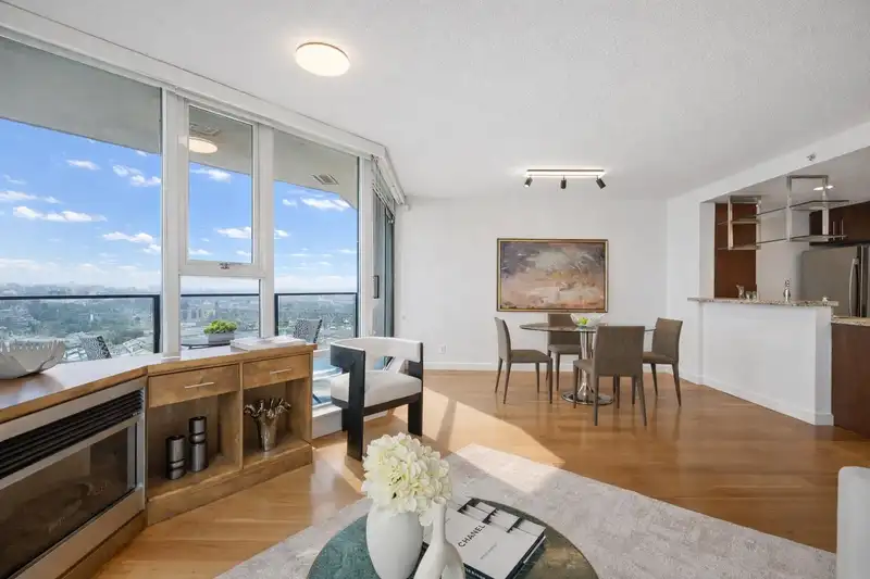 2502 455 BEACH CRESCENT - photo 3 of 37
