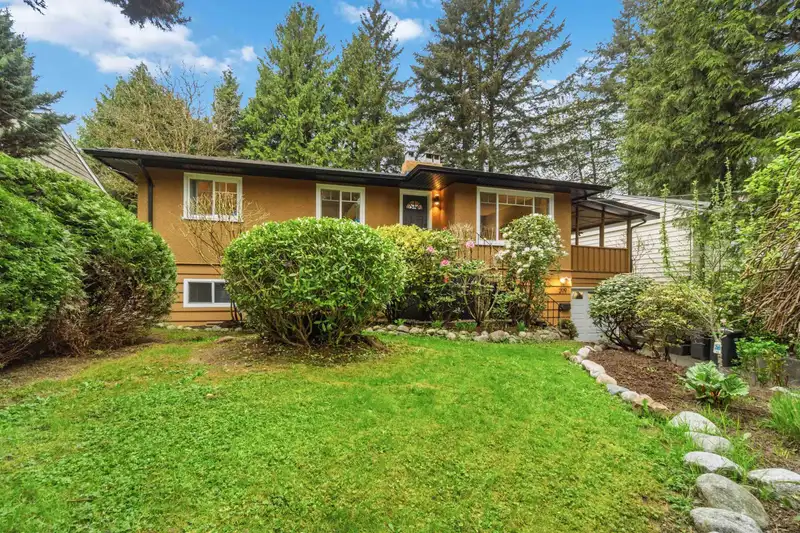 209 CLEARVIEW DRIVE - photo 1 of 39