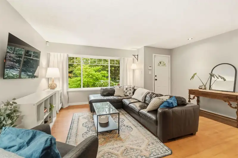 209 CLEARVIEW DRIVE - photo 3 of 39