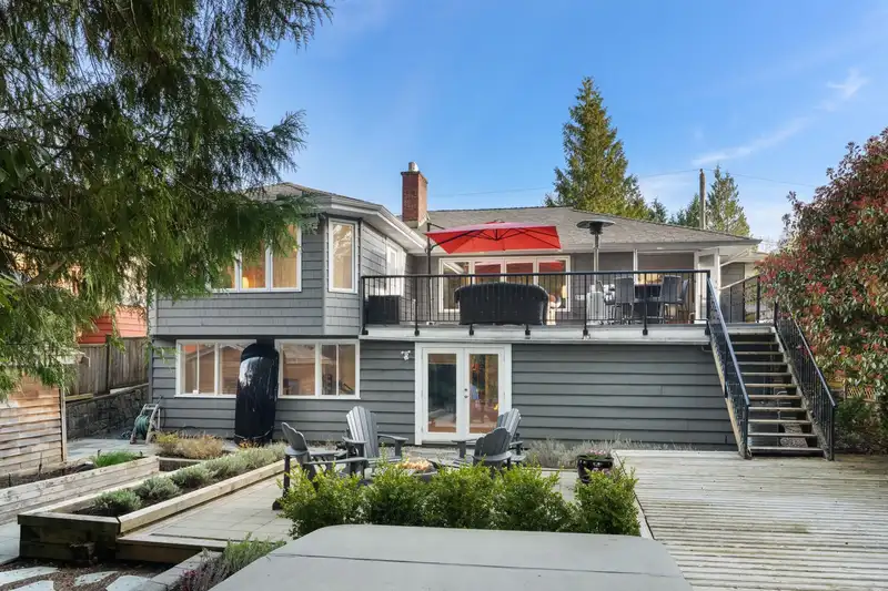 956 BELVISTA CRESCENT - photo 2 of 34