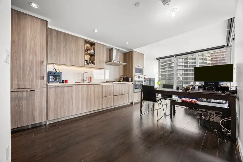 602 4730 LOUGHEED HIGHWAY - photo 2 of 35