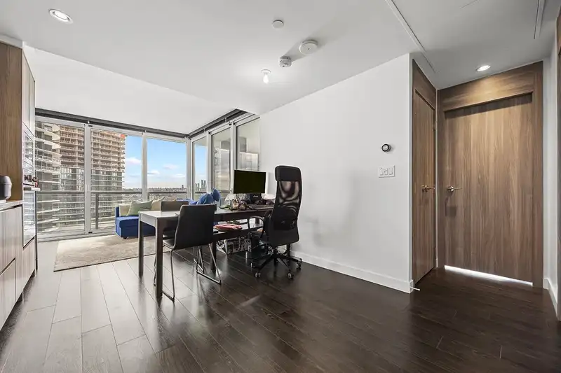 602 4730 LOUGHEED HIGHWAY - photo 4 of 35