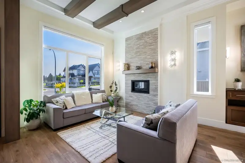 12901 92A AVENUE - photo 4 of 36