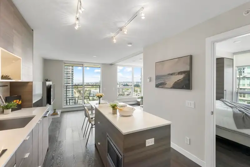2305 13398 104 AVENUE - photo 2 of 22