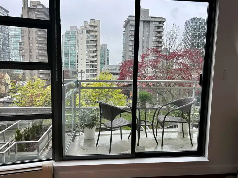 308 1688 ROBSON STREET - photo 2 of 22