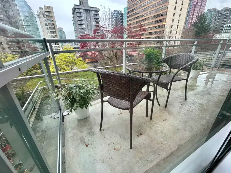 308 1688 ROBSON STREET - photo 3 of 22