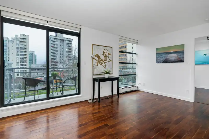 308 1688 ROBSON STREET - photo 4 of 22