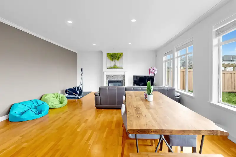 3580 SEMLIN DRIVE - photo 2 of 37