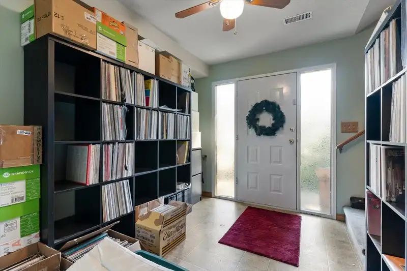 33380 WREN CRESCENT - photo 3 of 36