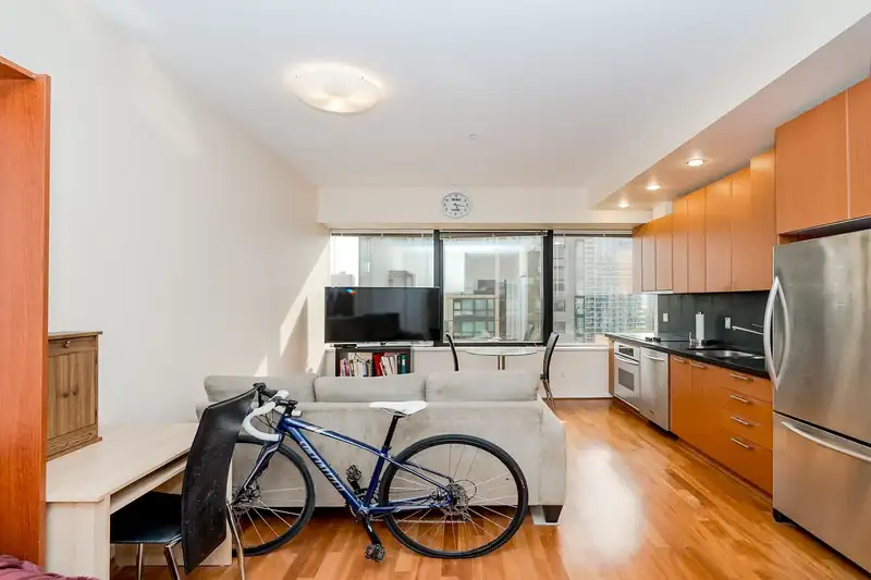 1312 1333 W GEORGIA STREET - photo 4 of 29