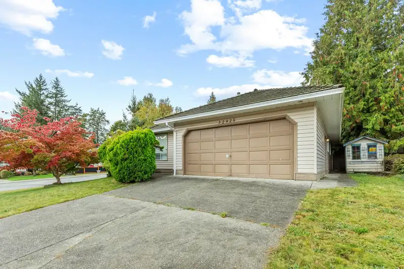 32925 ORCHID COURT - photo 1 of 31