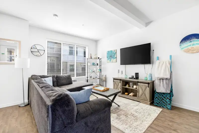 7 11272 240 STREET - photo 2 of 26