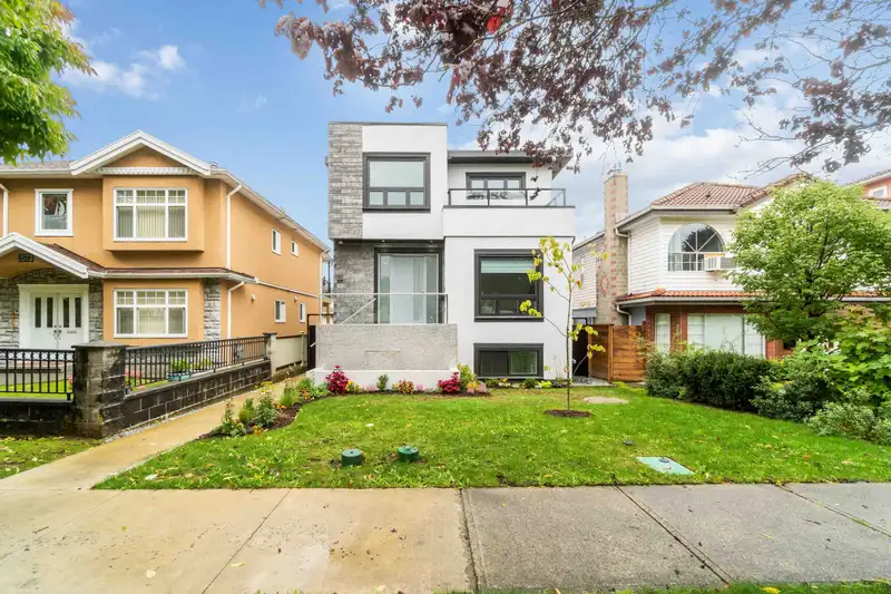 2575 & 2577 PARKER STREET - photo 1 of 40