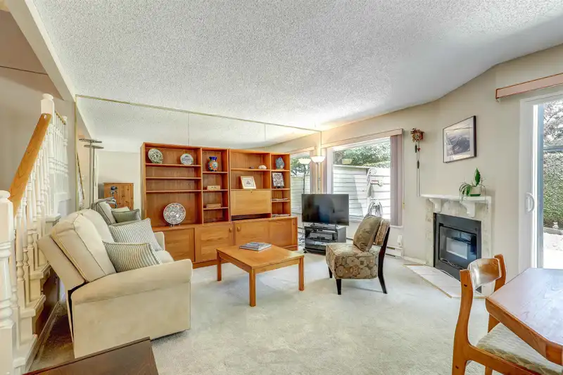 82 6622 BAKER ROAD - photo 3 of 33
