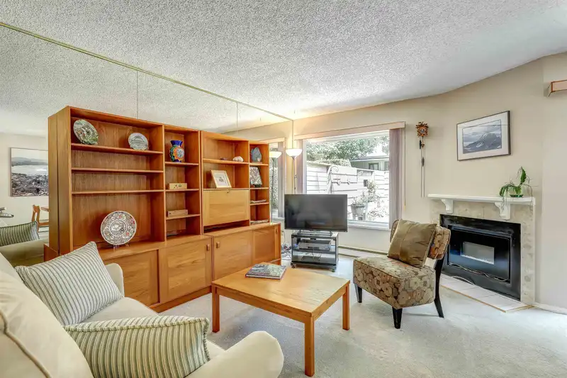 82 6622 BAKER ROAD - photo 4 of 33