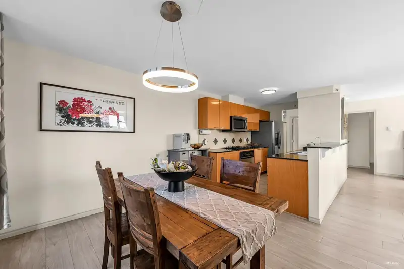 902 5933 COONEY ROAD - photo 4 of 18