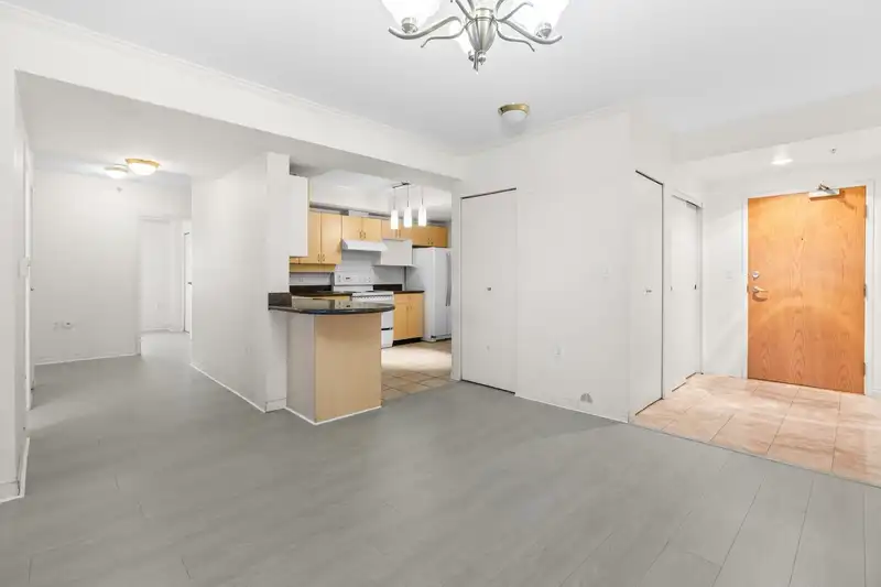 1605 6611 COONEY ROAD - photo 1 of 25