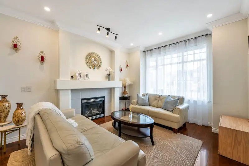 6185 167A STREET - photo 4 of 30