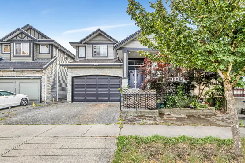 14220 62A AVENUE - photo 2 of 40