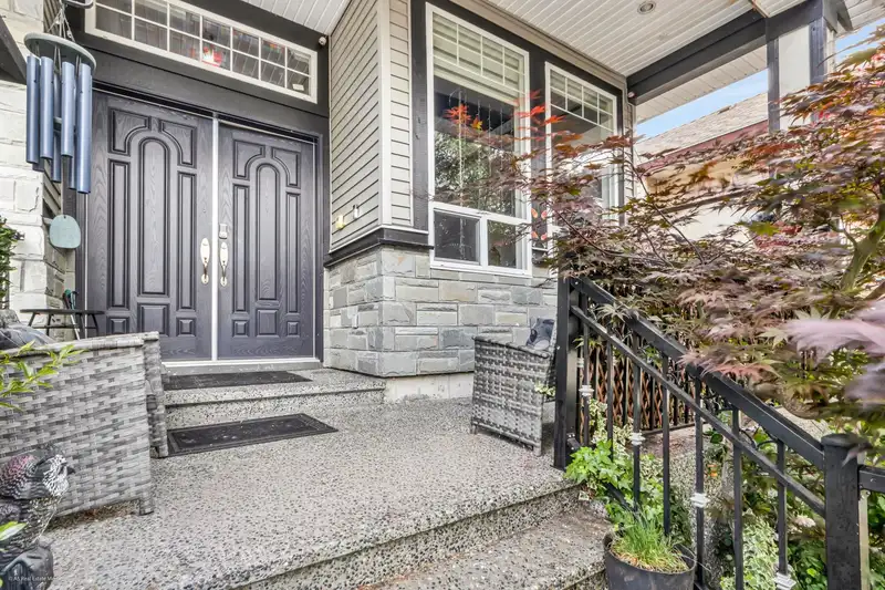 14220 62A AVENUE - photo 3 of 40