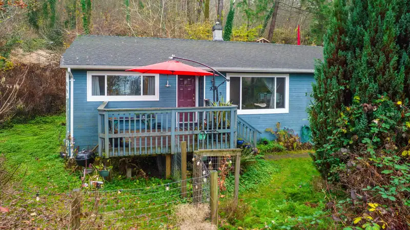 2133 HOPE STREET - photo 4 of 30