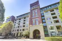 712 2799 YEW STREET - thumbnail 1