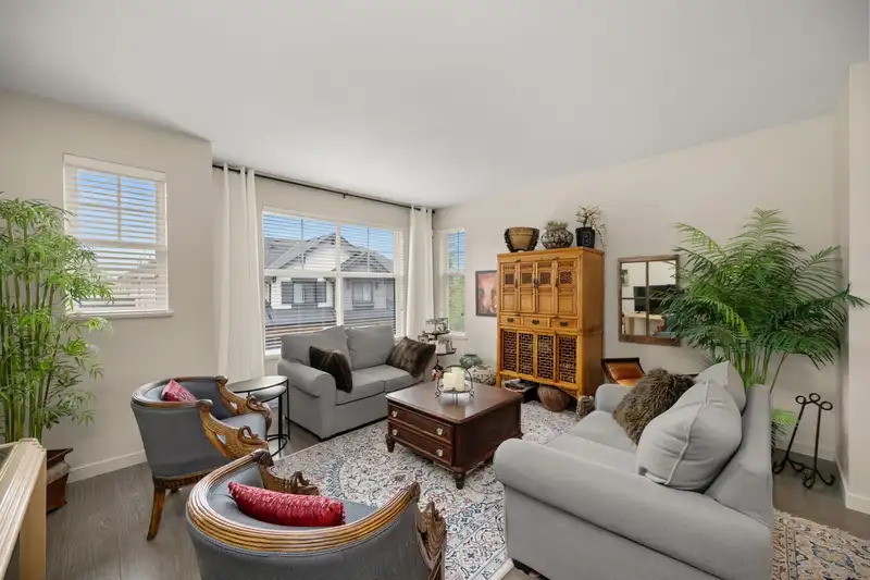 18 3461 PRINCETON AVENUE - photo 4 of 31