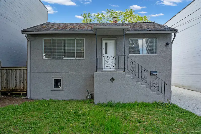 4021 GRAVELEY STREET - photo 1 of 17