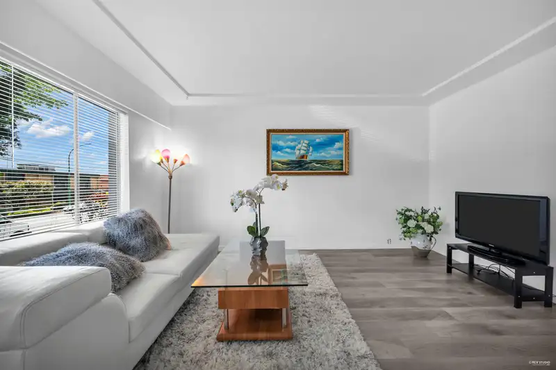 4021 GRAVELEY STREET - photo 2 of 17