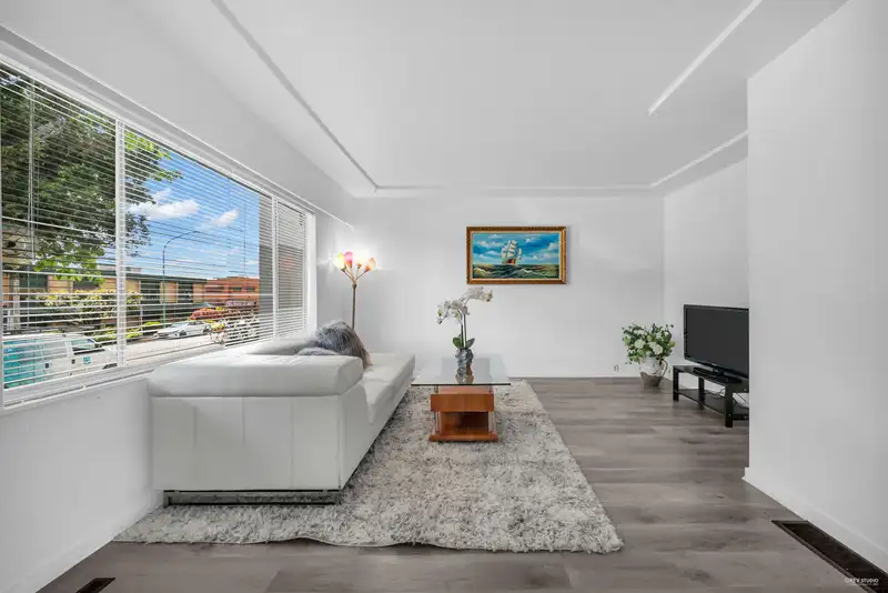 4021 GRAVELEY STREET - photo 3 of 17