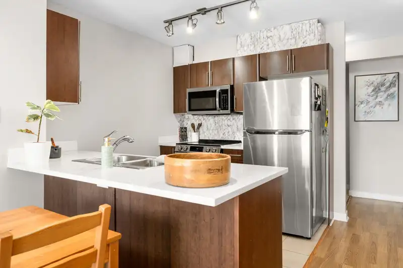 2506 1178 HEFFLEY CRESCENT - photo 2 of 40